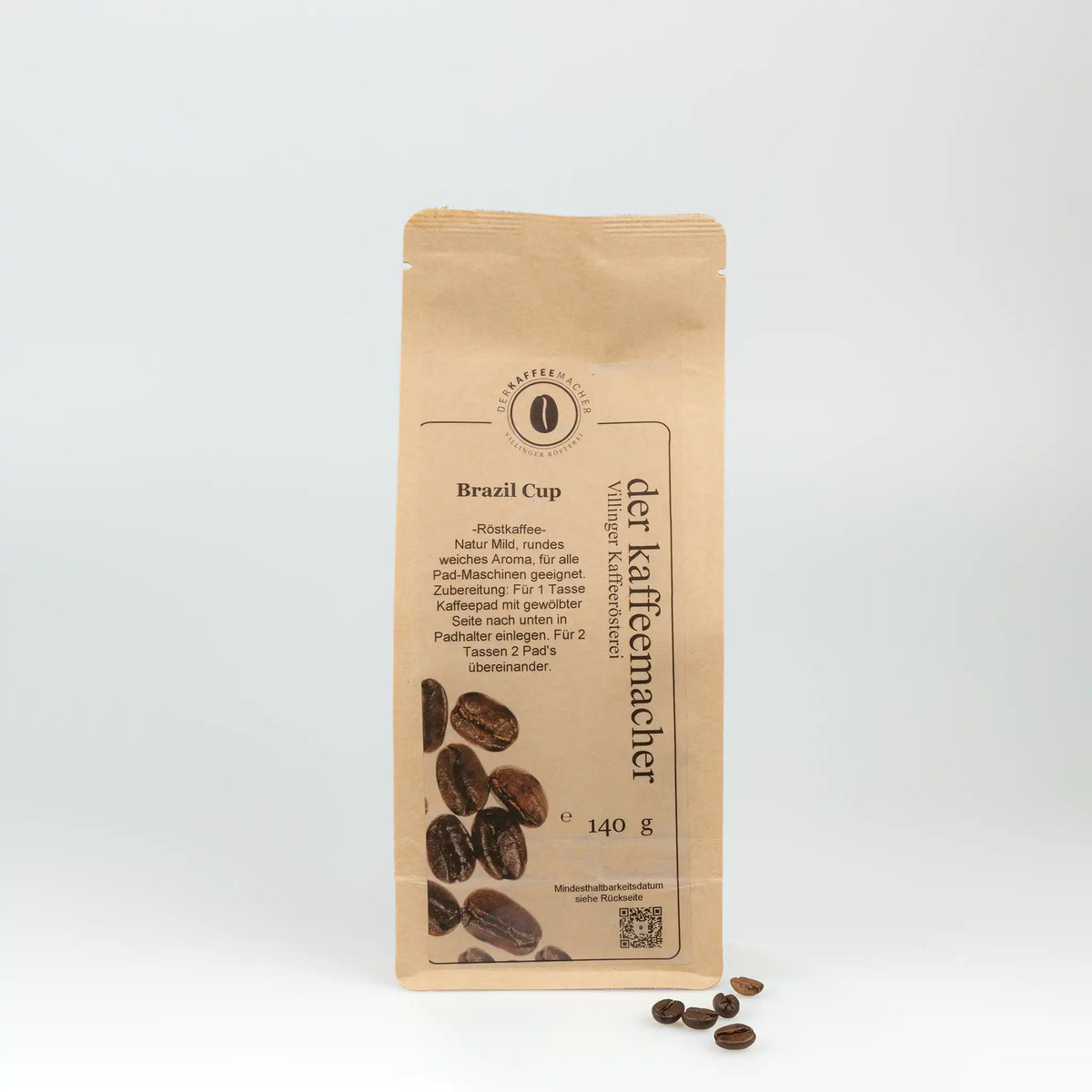 140 g Kaffeepackung aus braunem Kraftpapier von Der Kaffeemacher.
140 g coffee package made of brown kraft paper from Der Kaffeemacher.