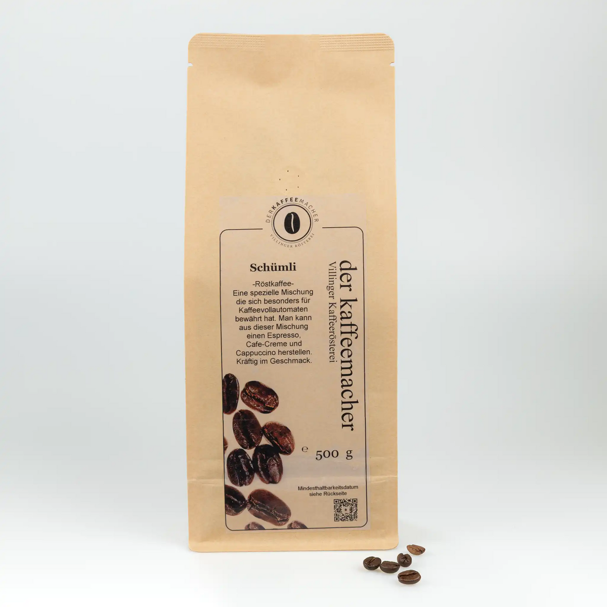 500 g Kaffeepackung aus braunem Kraftpapier von Der Kaffeemacher.
500 g coffee package made of brown kraft paper from Der Kaffeemacher.
